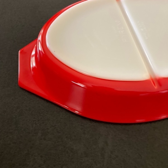 VINTAGE PYREX, Red Divided DISH Casserole, Friendship. #12 - Picture 4 of 6